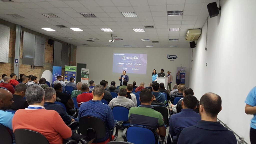 Em São Paulo, Denis, coordenador de todo o programa se segurança, apresentou o Programa “Conexão com Você”. 